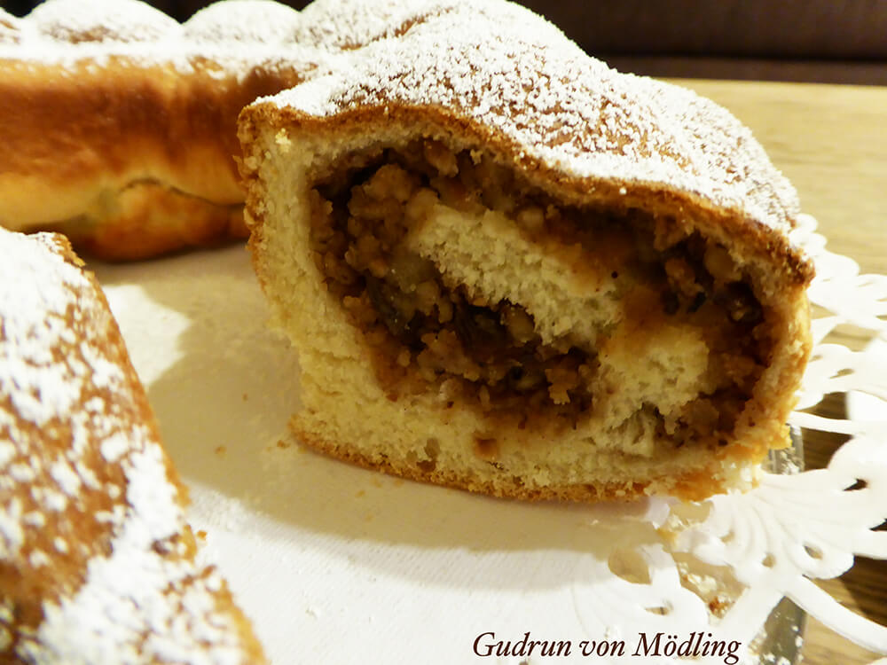 Nuss-Marzipan Kranz – Gudrun von Mödling