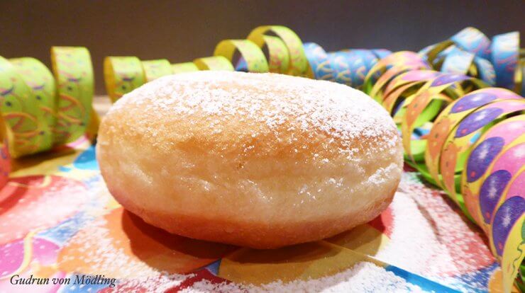 Krapfen – oder Berliner, Puffel, Kreppel – Gudrun von Mödling