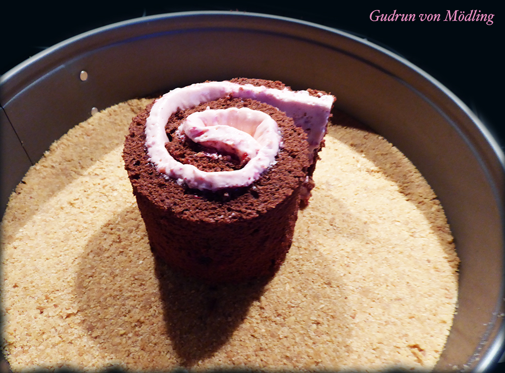 Wickeltorte mit Himbeer Fülle und Knusperboden – Gudrun von Mödling