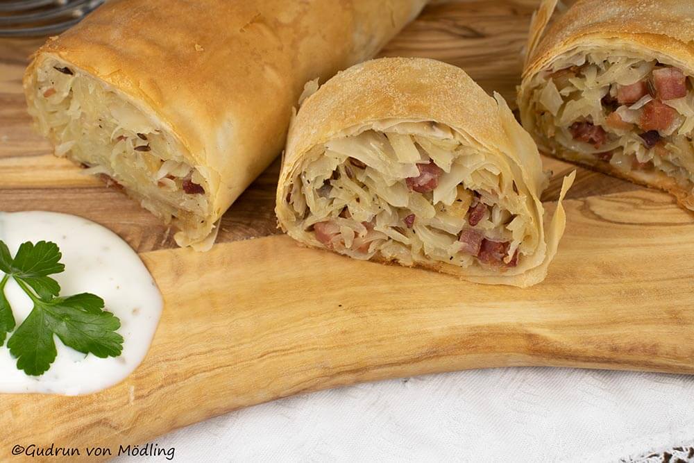 Speck-Krautstrudel