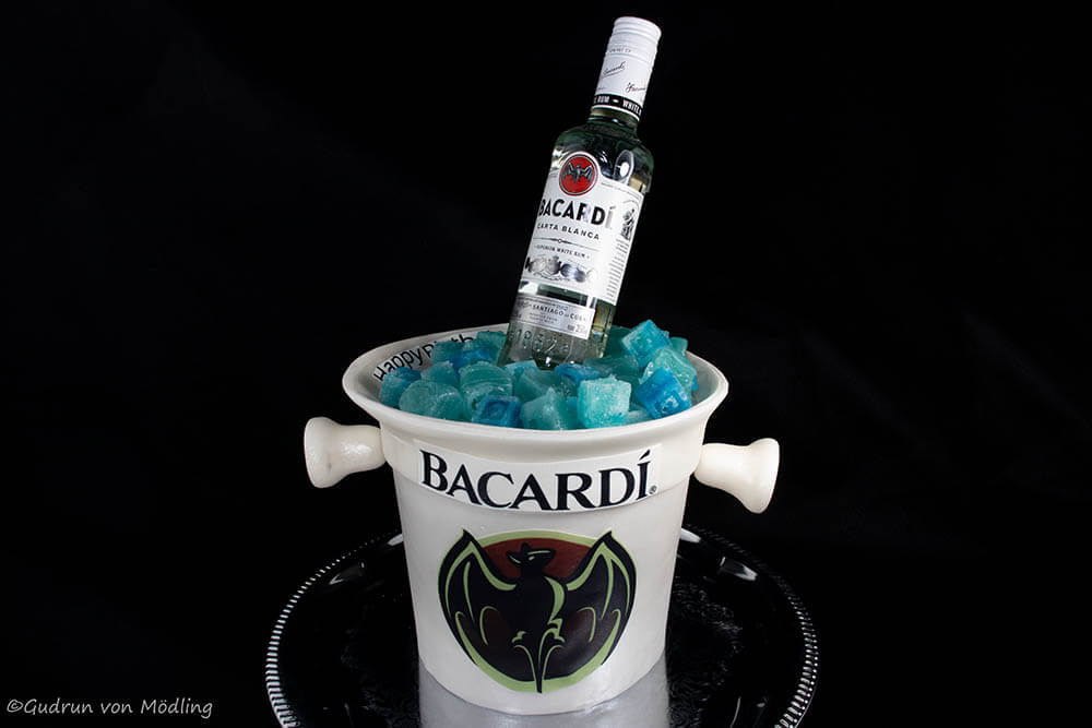 Motivtorte ?Bacardi® im Kühler?