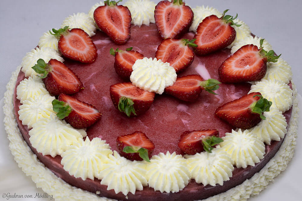 Fruchtige Erdbeertorte ? ohne Backen