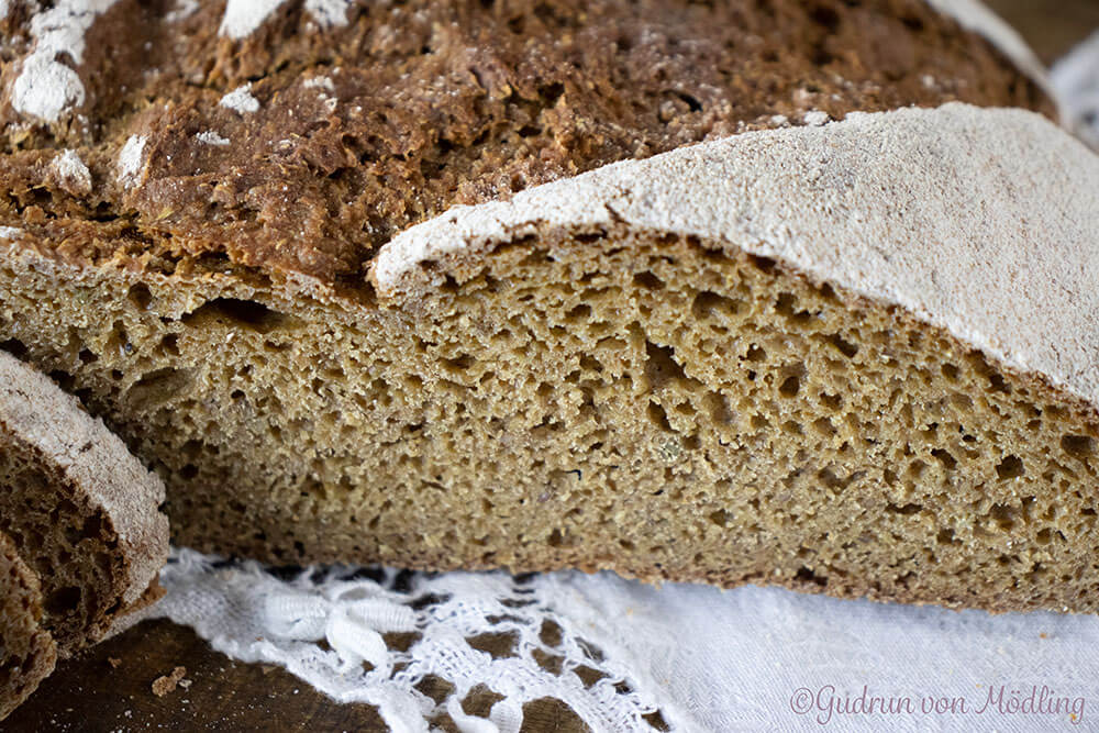 Brot aus Einkorn-Vollkornmehl